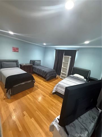 7420 Hesperia, Reseda, CA 91335