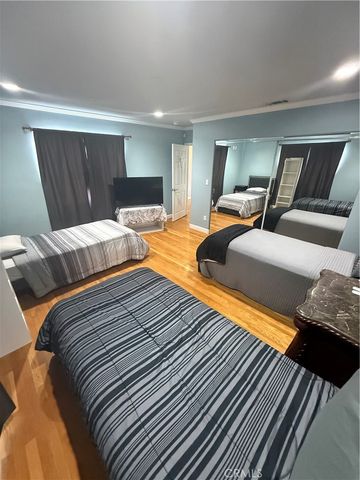 7420 Hesperia, Reseda, CA 91335