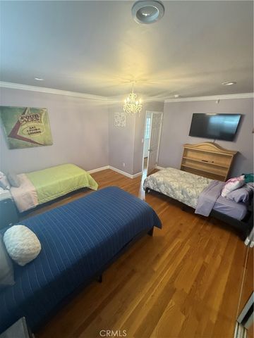 7420 Hesperia, Reseda, CA 91335