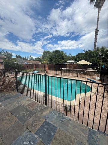 7420 Hesperia, Reseda, CA 91335