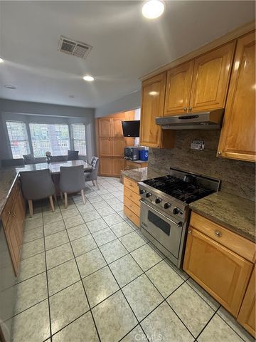 7420 Hesperia, Reseda, CA 91335