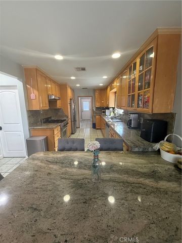 7420 Hesperia, Reseda, CA 91335