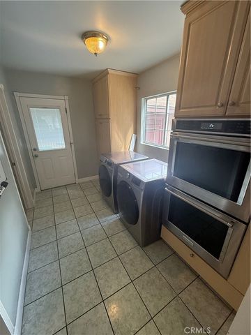 7420 Hesperia, Reseda, CA 91335