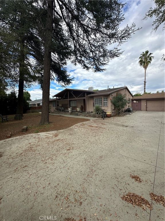 7420 Hesperia, Reseda, CA 91335
