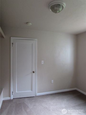 1111 9th Avenue, Longview, WA 98632