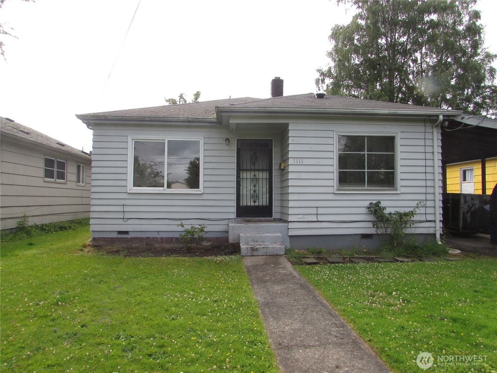 1111 9th Avenue, Longview, WA 98632