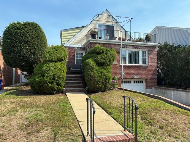 553 W Beech Street, Long Beach, NY 11561