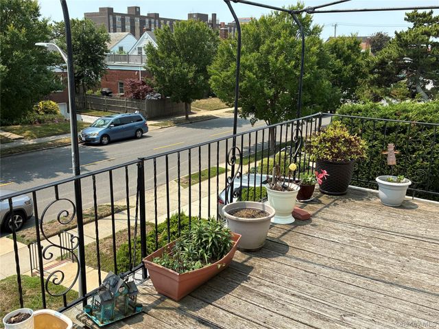 553 W Beech Street, Long Beach, NY 11561