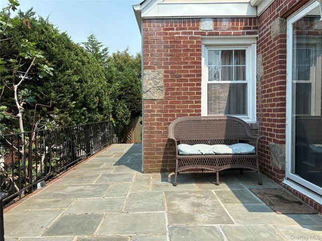 553 W Beech Street, Long Beach, NY 11561