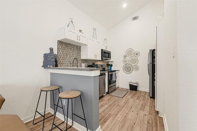 911 13th Street, San Leon, TX 77539