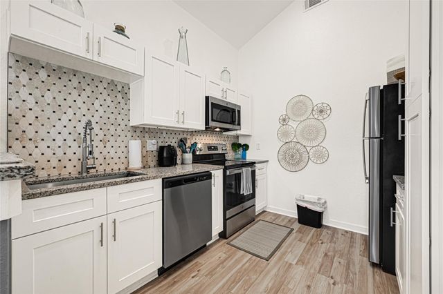 911 13th Street, San Leon, TX 77539