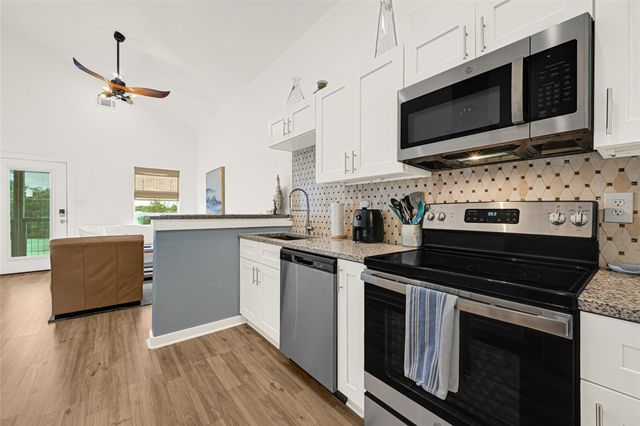 911 13th Street, San Leon, TX 77539