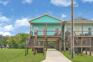 911 13th Street, San Leon, TX 77539