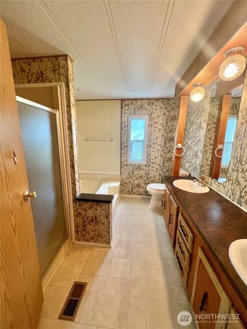 271 A Highway 20, Tonasket, WA 98855