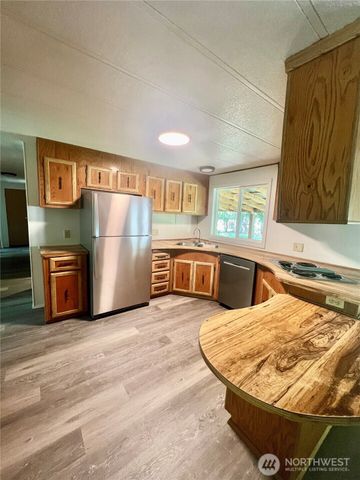 271 A Highway 20, Tonasket, WA 98855