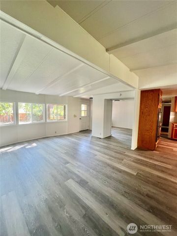 271 A Highway 20, Tonasket, WA 98855