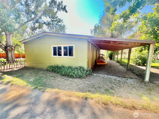 271 A Highway 20, Tonasket, WA 98855