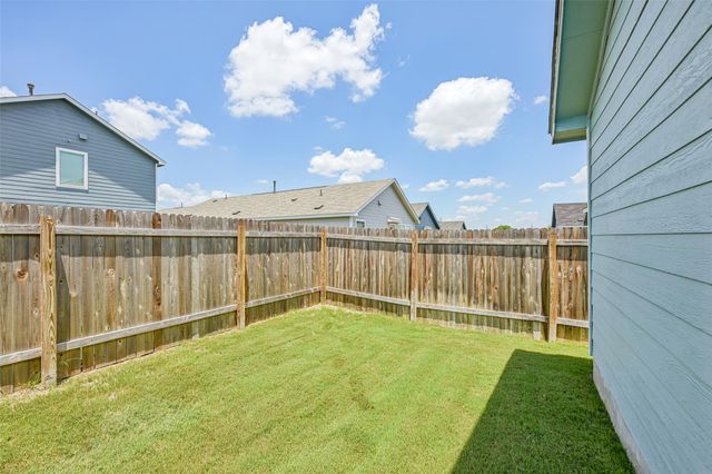 243 Basalt DR, Maxwell, TX 78656