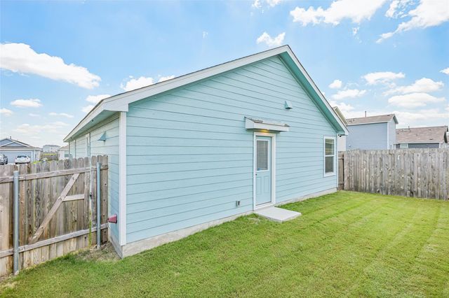 243 Basalt DR, Maxwell, TX 78656