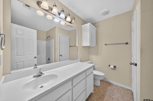 11185 Meadows Drive, Flint, TX 75762