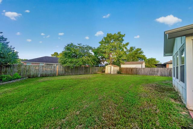 11185 Meadows Drive, Flint, TX 75762