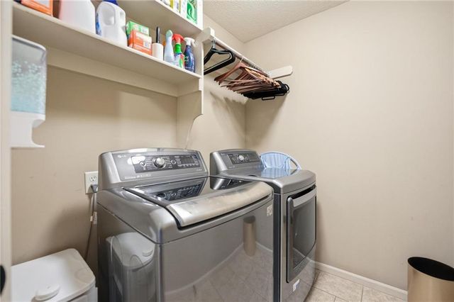 1513 SW Whistle Drive, Lee's Summit, MO 64082