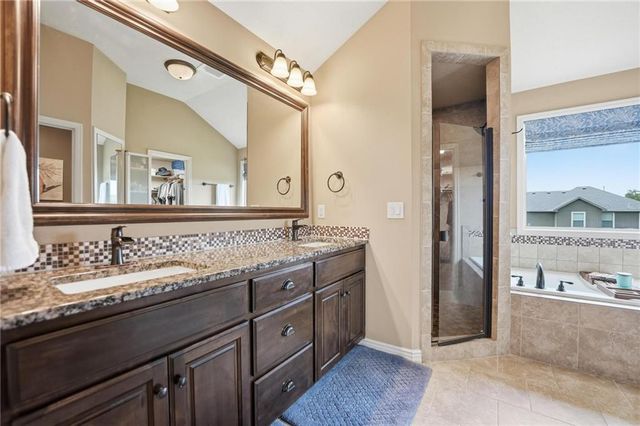1513 SW Whistle Drive, Lee's Summit, MO 64082