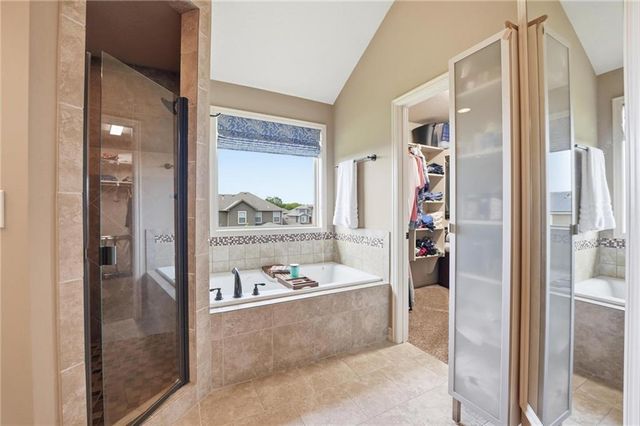 1513 SW Whistle Drive, Lee's Summit, MO 64082