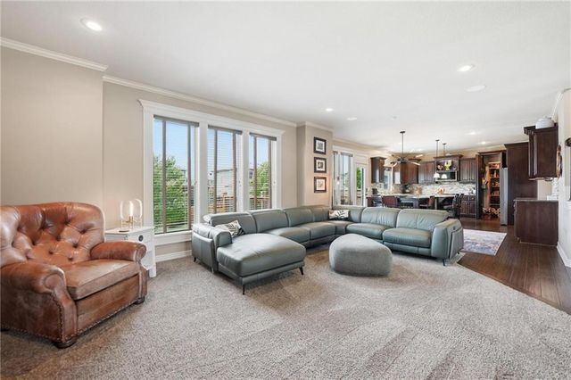 1513 SW Whistle Drive, Lee's Summit, MO 64082
