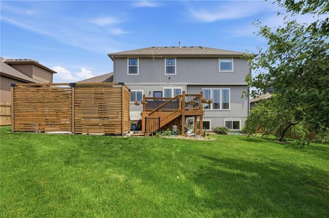 1513 SW Whistle Drive, Lee's Summit, MO 64082