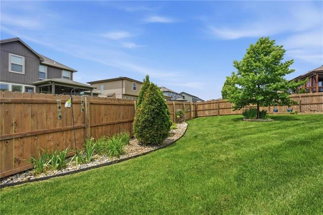 1513 SW Whistle Drive, Lee's Summit, MO 64082