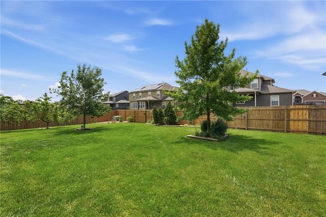 1513 SW Whistle Drive, Lee's Summit, MO 64082