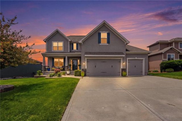 1513 SW Whistle Drive, Lee's Summit, MO 64082