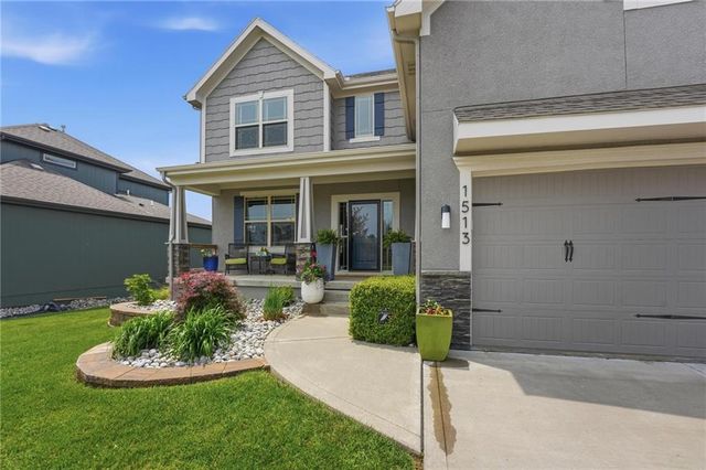 1513 SW Whistle Drive, Lee's Summit, MO 64082
