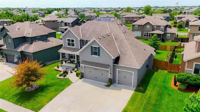 1513 SW Whistle Drive, Lee's Summit, MO 64082