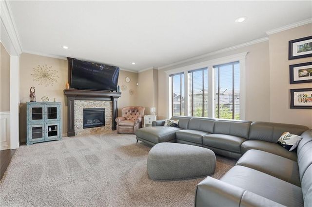 1513 SW Whistle Drive, Lee's Summit, MO 64082
