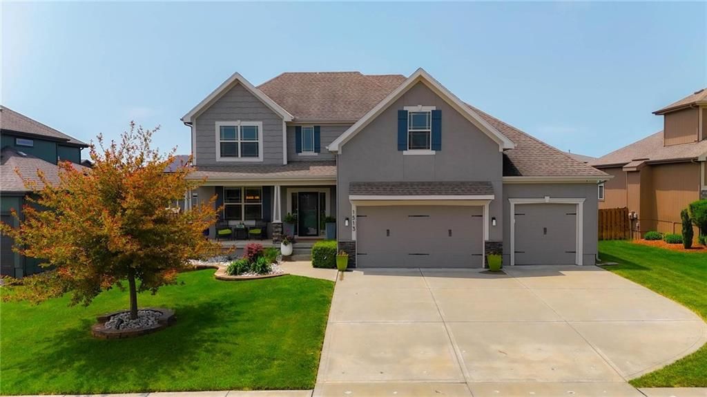 1513 SW Whistle Drive, Lee's Summit, MO 64082