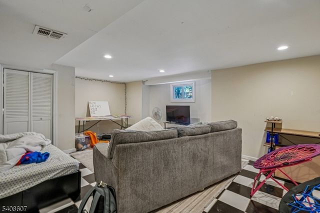 201 Murray St, Elizabeth City, NJ 07202