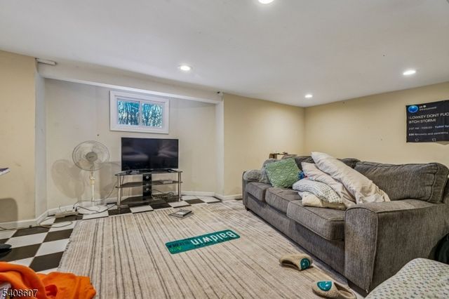 201 Murray St, Elizabeth City, NJ 07202