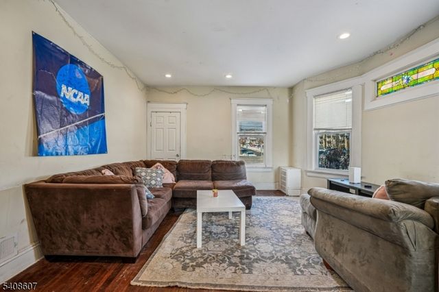 201 Murray St, Elizabeth City, NJ 07202