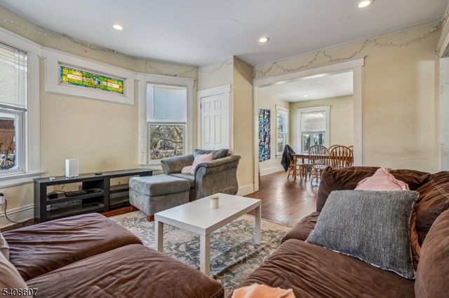 201 Murray St, Elizabeth City, NJ 07202