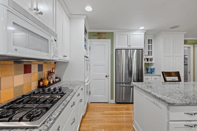 356 WARREN COURT, Green Bay, WI 54301