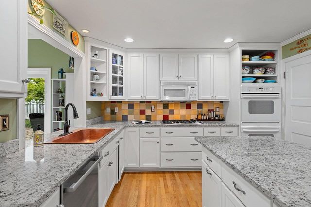 356 WARREN COURT, Green Bay, WI 54301