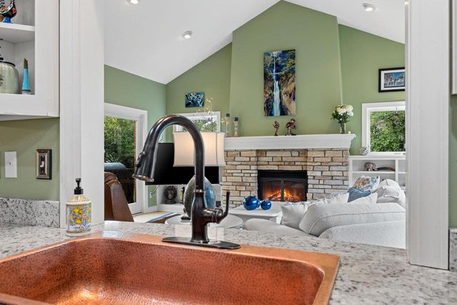 356 WARREN COURT, Green Bay, WI 54301