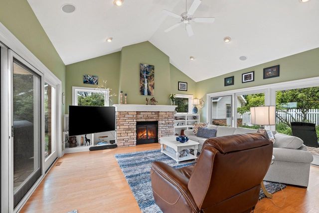 356 WARREN COURT, Green Bay, WI 54301