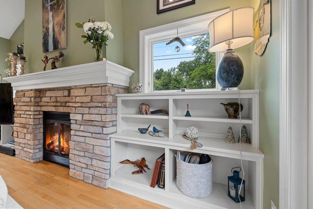 356 WARREN COURT, Green Bay, WI 54301