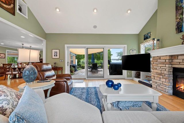 356 WARREN COURT, Green Bay, WI 54301