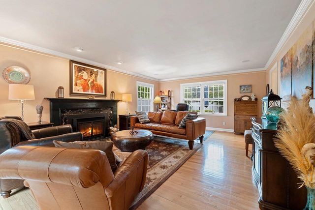 356 WARREN COURT, Green Bay, WI 54301