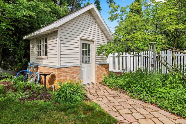 356 WARREN COURT, Green Bay, WI 54301