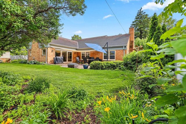 356 WARREN COURT, Green Bay, WI 54301